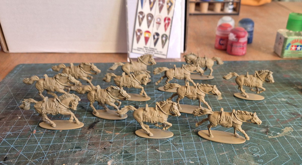 Lightly undercoated some <a href="/AtVictrix/">Victrix Miniatures</a> Norman Cavalry ponies today. My first time with these lovely figures. Let's see what happens........
#miniaturepainting
#wargaming