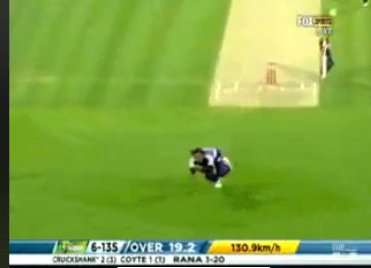 Big Billy taking the 2nd best ct &amp; bowled vs Thunder <a href="/HurricanesBBL/">Hobart Hurricanes</a> 
#flyingdoormat