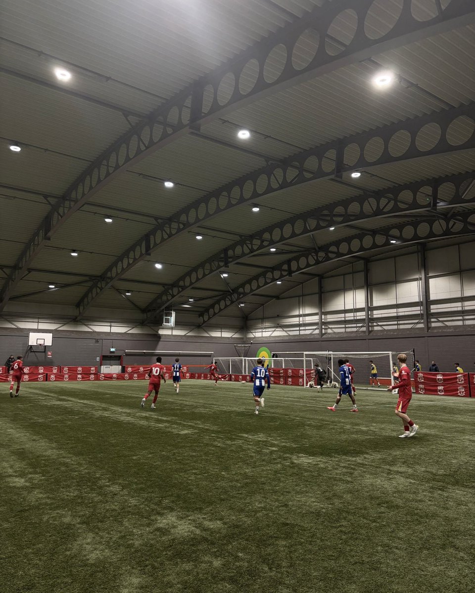Hertha BSC Fußball-Akademie (@herthabubis) on Twitter photo Unsere #BSCU17 war im Rahmen der Vorbereitung drei Tage lang in England unterwegs. ✈️
Die Zeit wurde intensiv genutzt - die Mannschaft absolvierte zwei Tests gegen die U18 von <a href="/LFC/">Liverpool FC</a> & <a href="/LUFC/">Leeds United</a> .
Auch das Old Trafford & Anfield ließ sich das Team nicht entgehen. 🤩💙🤍
#HaHoHe Unsere #BSCU17 war im Rahmen der Vorbereitung drei Tage lang in England unterwegs. ✈️
Die Zeit wurde intensiv genutzt - die Mannschaft absolvierte zwei Tests gegen die U18 von <a href="/LFC/">Liverpool FC</a> & <a href="/LUFC/">Leeds United</a> .
Auch das Old Trafford & Anfield ließ sich das Team nicht entgehen. 🤩💙🤍
#HaHoHe