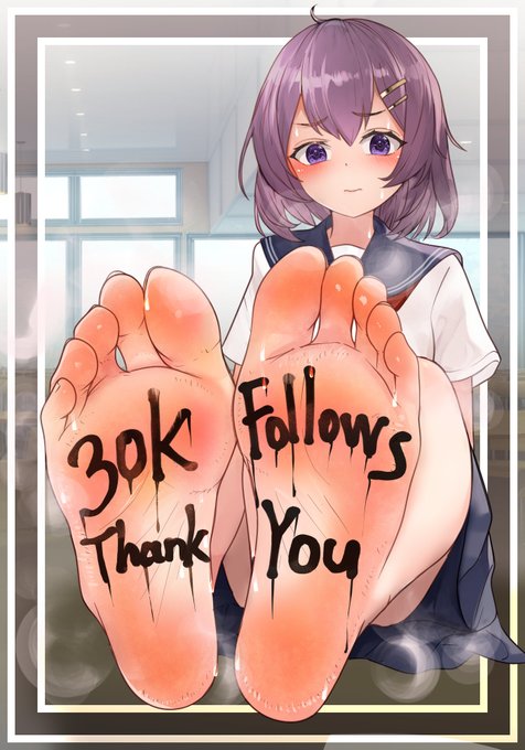 フォロワー様3万人達成しました‼️
いつもご支援やお声掛けなどなど本当にありがとうございます。
記念イラストの足汗のすごい女の子です。
今年も頑張ります!! 