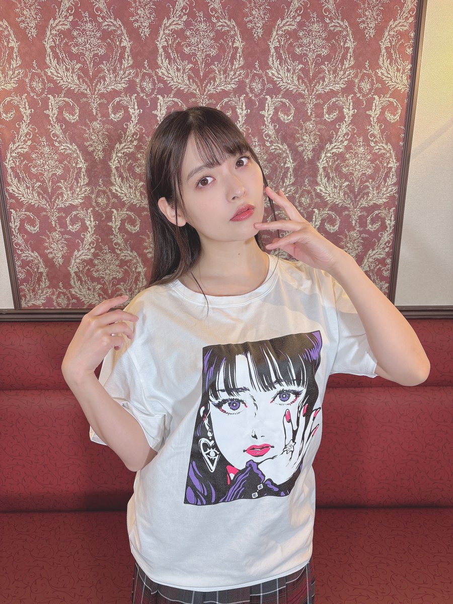 上坂すみれ Tシャツ 上坂すみれ × 新世代イラストレーターKamin』 コラボTシャツ先行受注