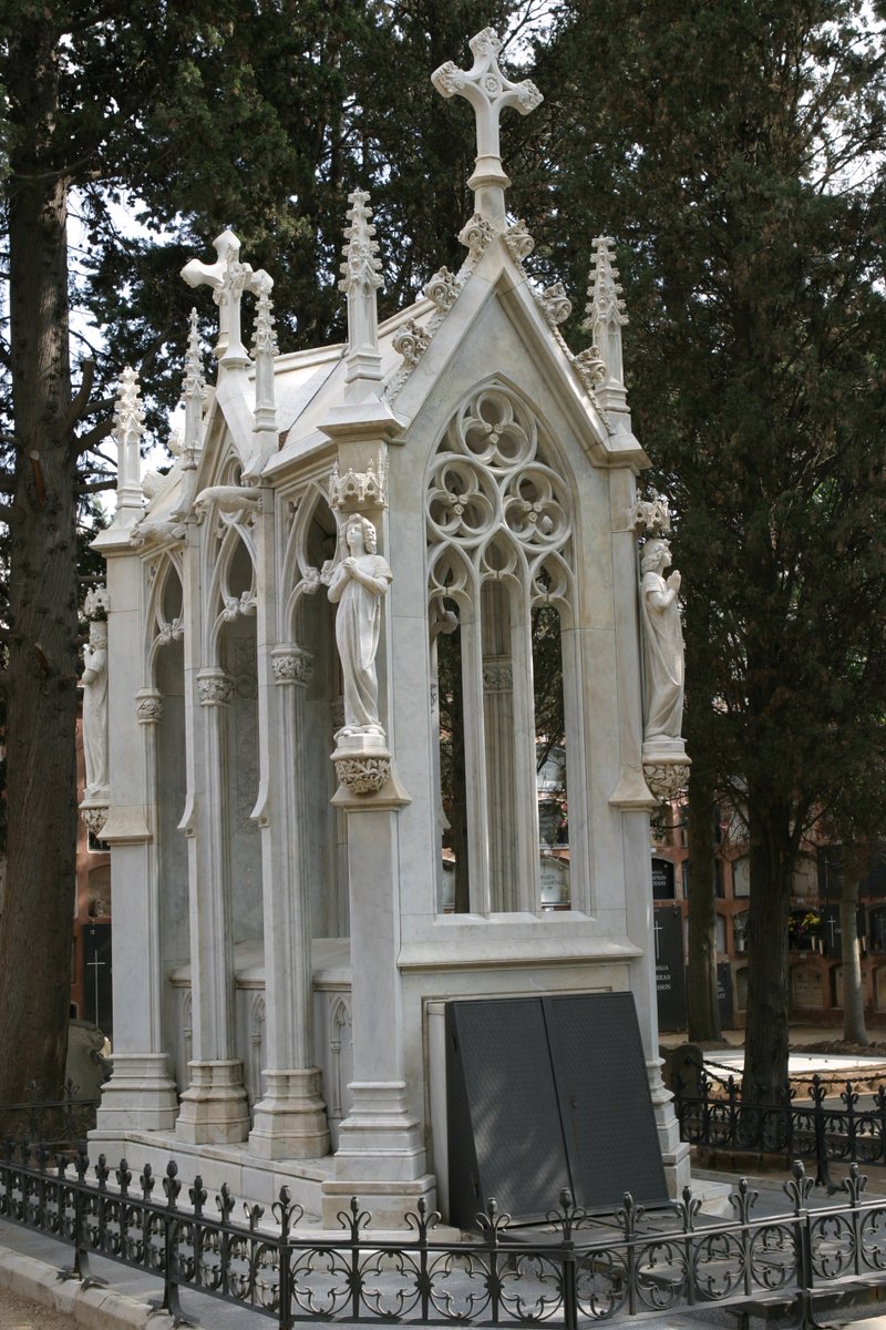 Cementiris de Barcelona (@cementirisbcn) on Twitter photo Voleu descobrir un dels cementiris amb més encant de #Barcelona, al bell mig de la ciutat❓🔍
La <a href="/Casaorlandai/">Casa Orlandai</a> i <a href="/CementirisBCN/">Cementiris de Barcelona</a> us conviden el proper dijous 23 de gener a les 10.30h a una ruta pel Cementiri de Sarrià. 👣🗣️
🔗 La visita al #cementiri, tot i ser dels més petits Voleu descobrir un dels cementiris amb més encant de #Barcelona, al bell mig de la ciutat❓🔍
La <a href="/Casaorlandai/">Casa Orlandai</a> i <a href="/CementirisBCN/">Cementiris de Barcelona</a> us conviden el proper dijous 23 de gener a les 10.30h a una ruta pel Cementiri de Sarrià. 👣🗣️
🔗 La visita al #cementiri, tot i ser dels més petits