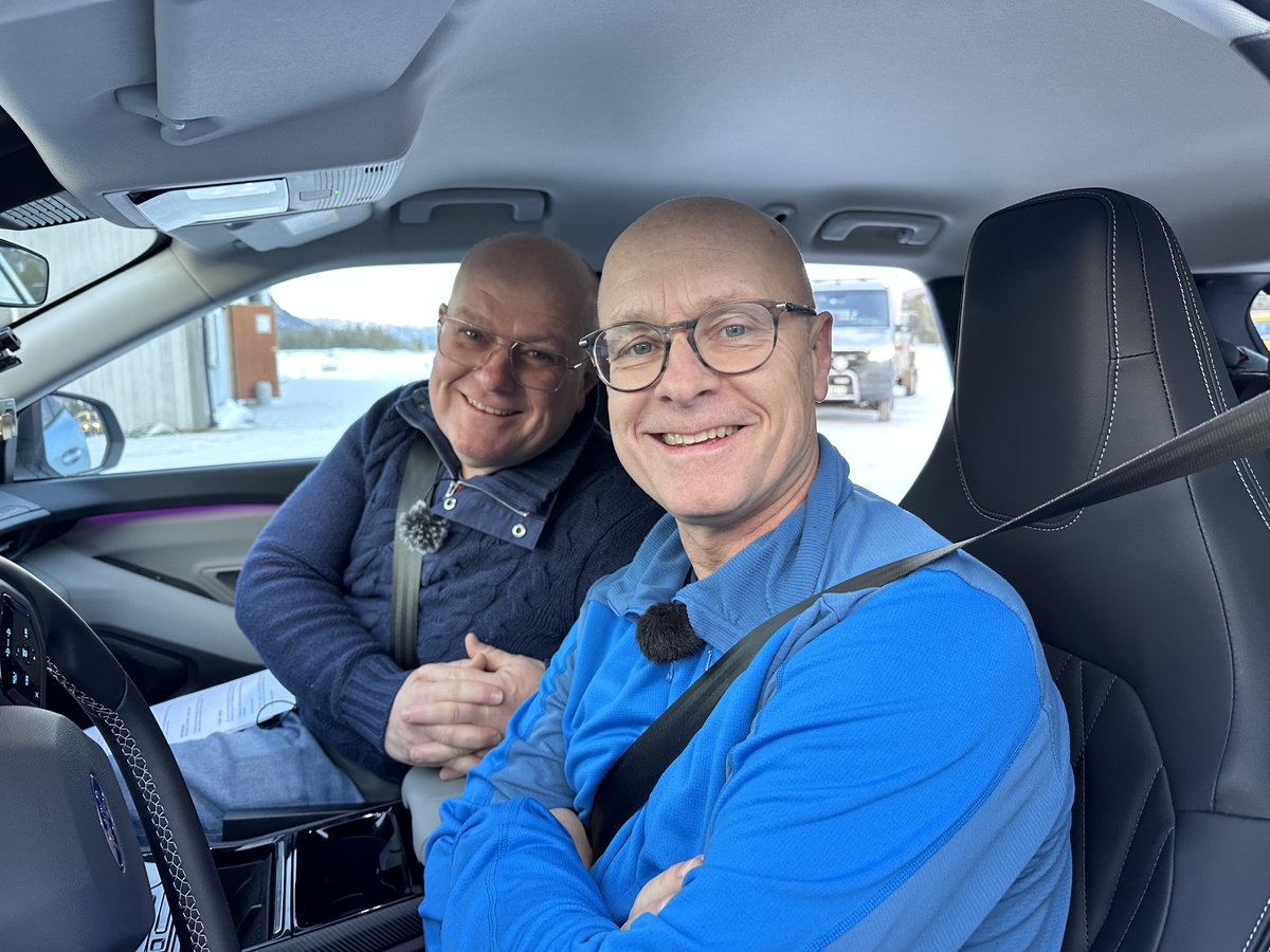 Vegvesenet samarbeider med Autofil-gutta om vinterbudskap dlvr.it/THH2fp