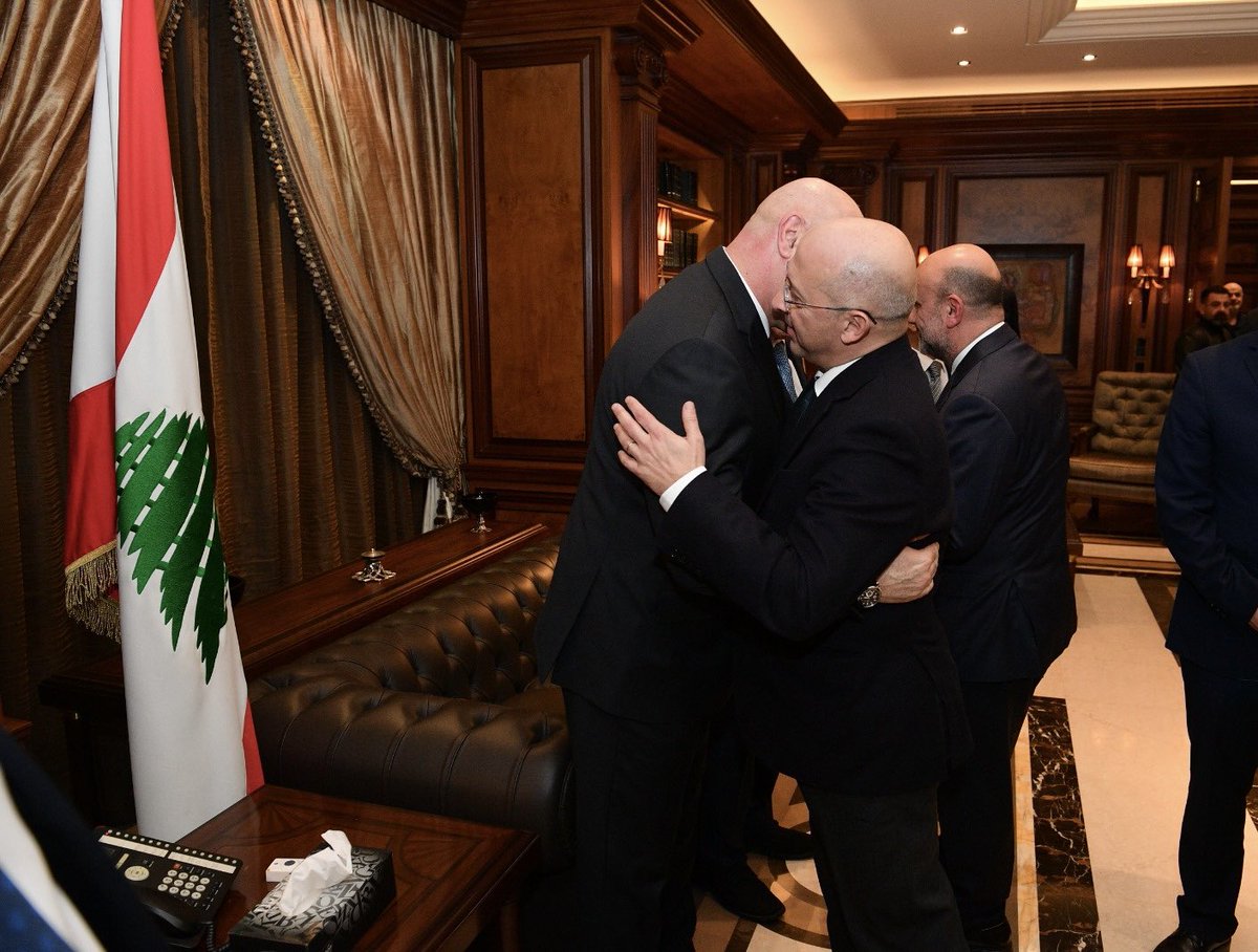 مبروك للرئيس العماد جوزاف عون مع أمنياتنا له بالنجاح  في هذه المهمة في لحظة مفصلية في لبنان والمنطقة.
نجاحنا معك في تطبيق خطاب القسم يتطلّب تغيير الذهنيات والممارسات التي اضاعت الفرص السابقة ويحتاج الى تضافر جهود المخلصين للإنتقال معاً بوعي ومسؤولية الى لبنان الغد الذي نطمح اليه.