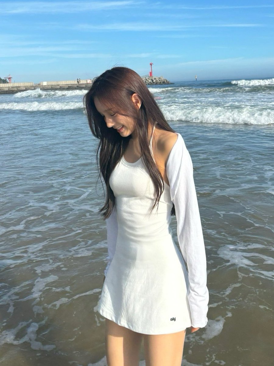 ryu sarang and the sea 🌊