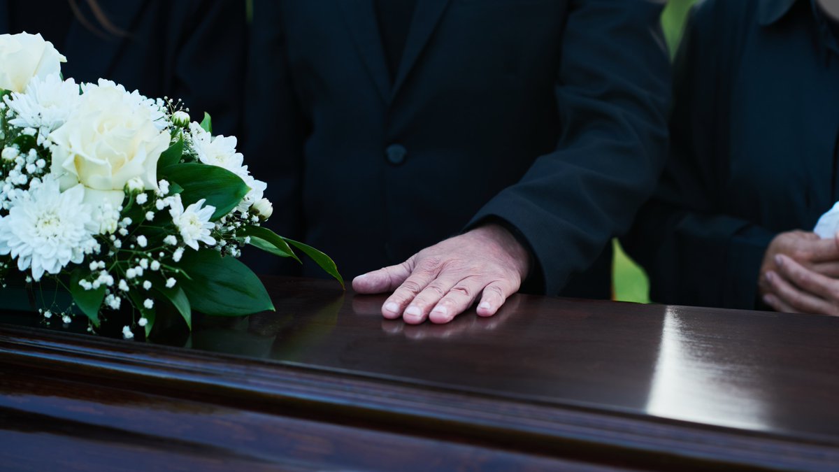 Technology is an established part of mourning rituals in Ireland  

Researchers <a href="/AppPsychUCC/">Applied Psychology UCC</a> investigated experiences of new technology and established traditions associated with Ireland's rich history of ‘a good send-off’.

ucc.ie/en/news/2025/t…