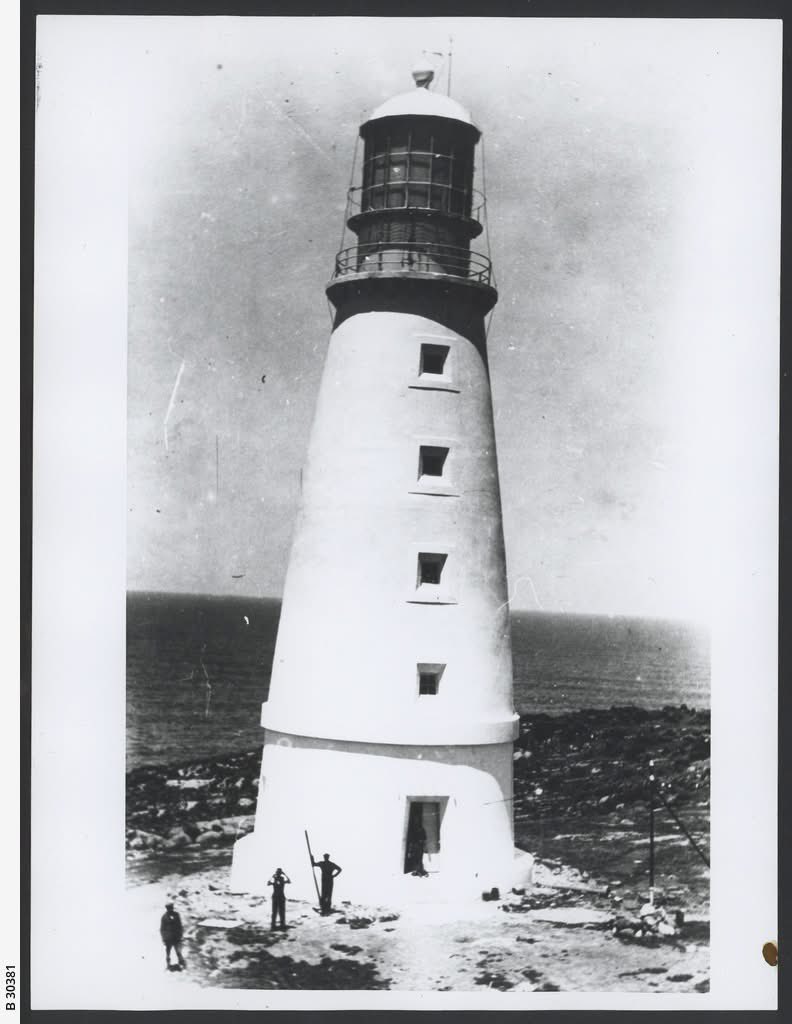 A landmark moment for 19C protection of ships and seafarers in South Australia - #OTD 10 Jan 1852 the Cape Willoughby Lighthouse oil lamp was lit for the first time. It was  the colony’s first such warning beacon. You can stay in its cottages. See more:

bit.ly/3XM7Guk
