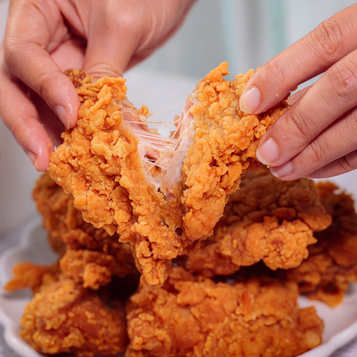 สายของทอดมาทางนี้! สั่งหมูกรอบ ไก่ทอด ใน LINE MAN ลดสูงสุด 100 แค่ใส่โค้ด AROI ไม่มีขั้นต่ำ! ใช้ได้ทุกวัน ได้ทุกเมนูแถมส่งฟรี 0 บาท*👏🏻👏🏻 ลดแล้วลดอีก มันเริ่ดเกิน✨ สั่งโล้ดดด!!💨 https://t.co/l3Zj0ujjAk #LINEMAN https://t.co/vCg9ChSCcT