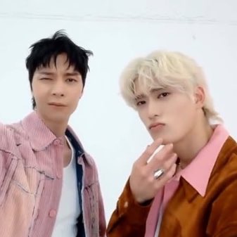 เป็นแมวทั้งคู่เลยนี่หน่า🐈‍⬛🐈