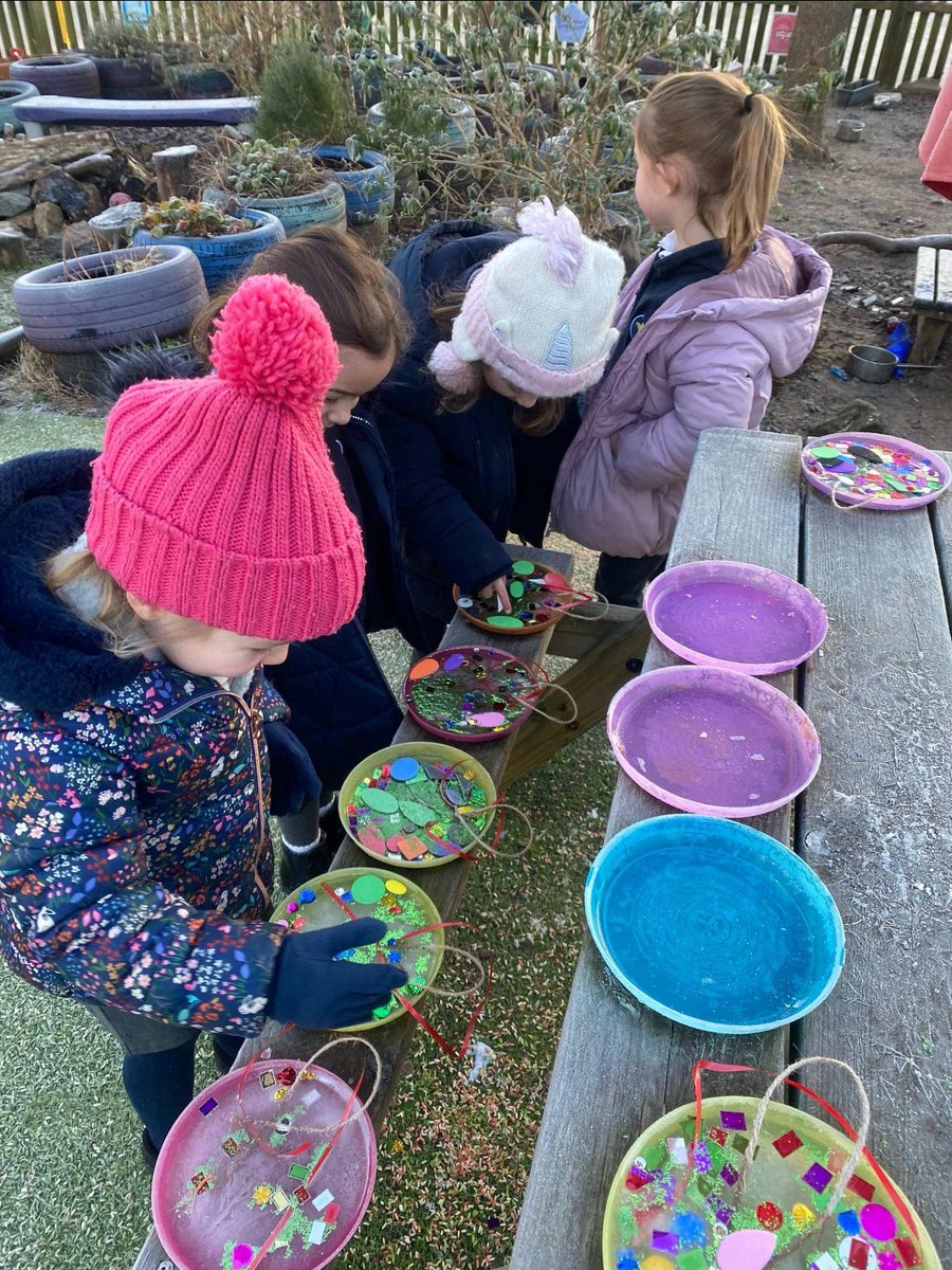Chetwynd Spencer Academy (@chetwyndspencer) on Twitter photo Our children in Puffins have been taking full advantage of the freezing temperatures! They have learnt all about the processes of freezing, melting and reflection. What gorgeous hanging ice decorations! <a href="/satrust_/">Spencer Academies Trust</a> @spencer_hub #eyfs #eyfsoutdoors Our children in Puffins have been taking full advantage of the freezing temperatures! They have learnt all about the processes of freezing, melting and reflection. What gorgeous hanging ice decorations! <a href="/satrust_/">Spencer Academies Trust</a> @spencer_hub #eyfs #eyfsoutdoors