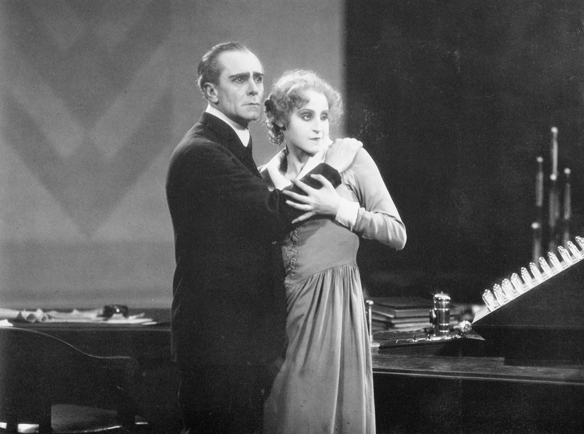 ATRightMovies's tweet image. METROPOLIS was released 98 years ago today. One of the most influential films ever made – and one of the world’s first feature-length science fiction movies – the story behind the scenes is as big as the city’s Tower of Babel…

1/34