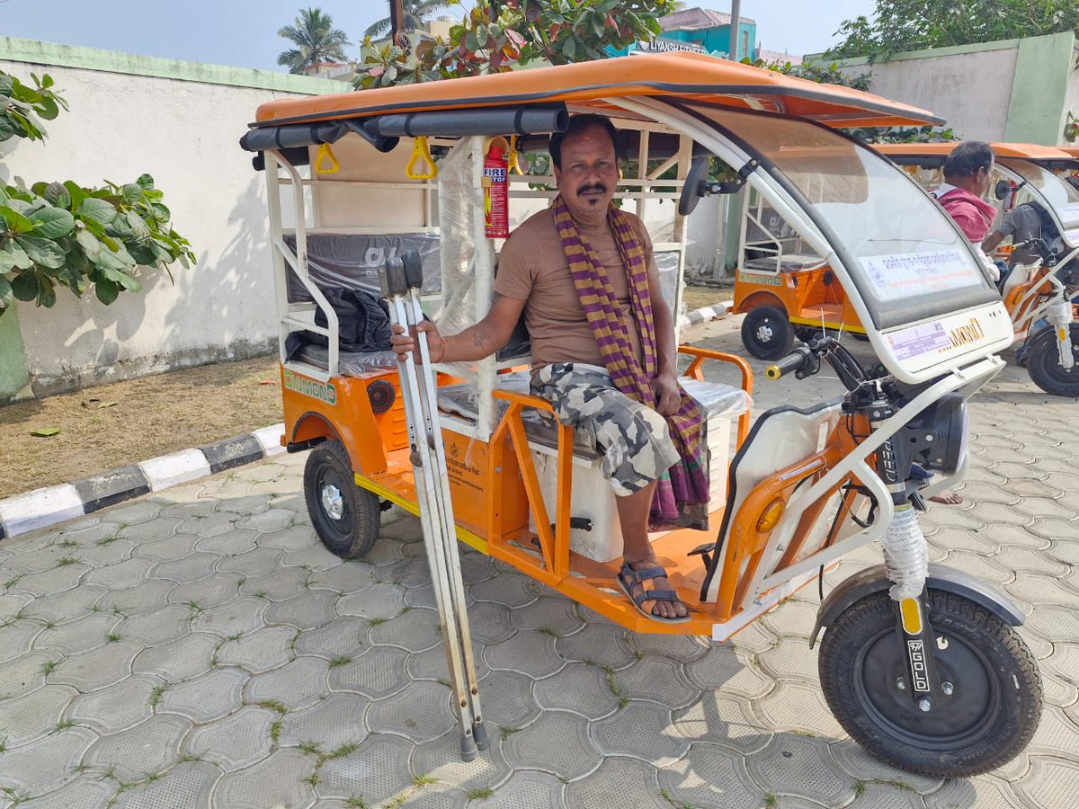 the e-rickshaws were handed over to the selected beneficiaries by the Hon'ble Deputy Chief Minister  of Odisha.
