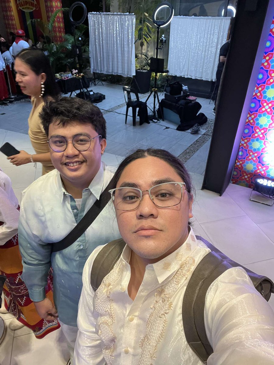 EdrianDeCastro_'s tweet photo. Let's G!
#QmunityFiesta https://t.co/mDGEt8ud1n