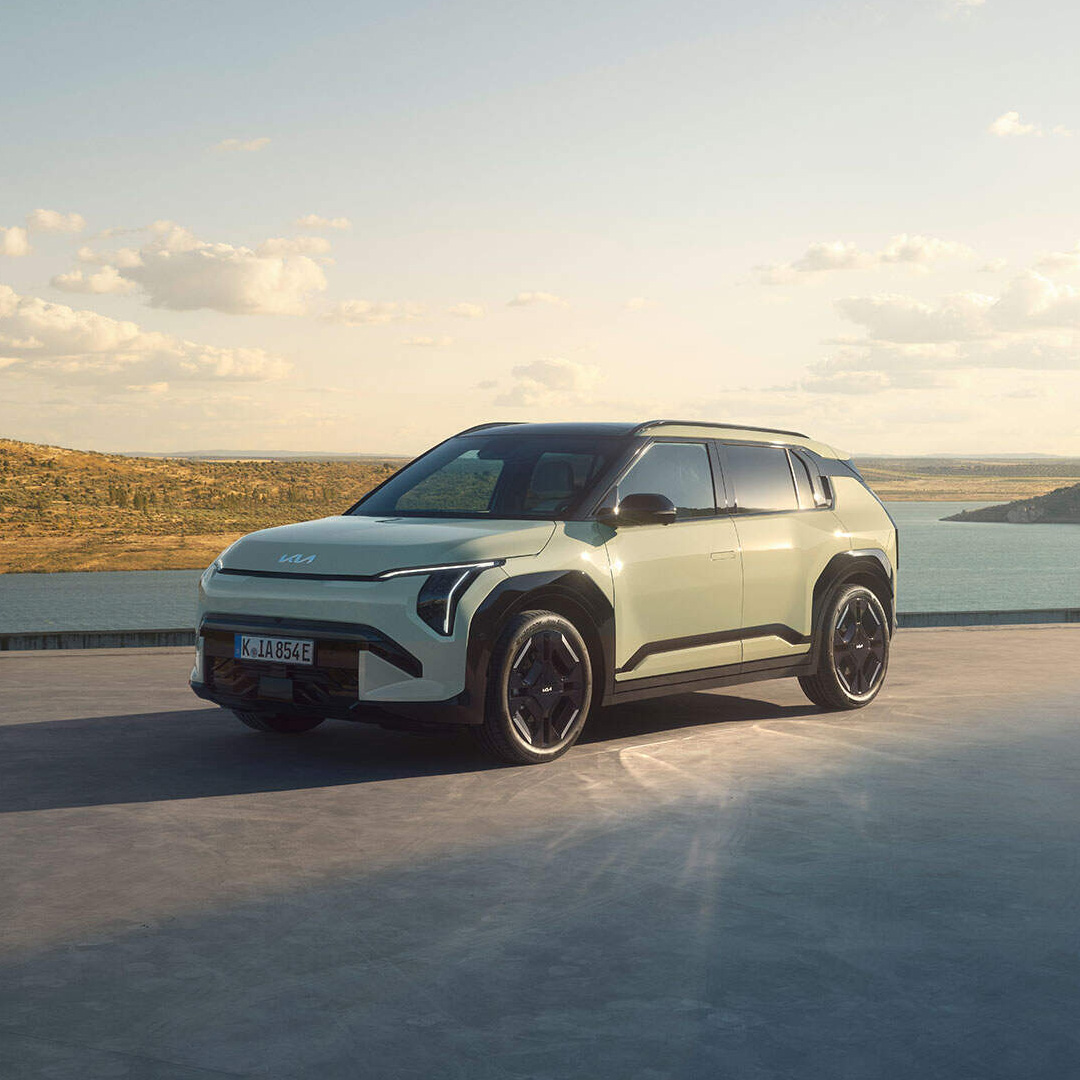 VallescarAuto's tweet photo. 🚗⚡️ El nou #KiaEV3 trenca amb tot! ADN 100% elèctric amb fins a 773 km d'autonomia des de 22.800€* fins al 31 de gener. Vine a descobrir-lo i *informa't a Integral Car de Terrassa i Sant Cugat i Empor Speed de Sant Feliu de Guíxols, Blanes i Mont-ras. #Kia #SUVElèctric https://t.co/ToibXaQmwt