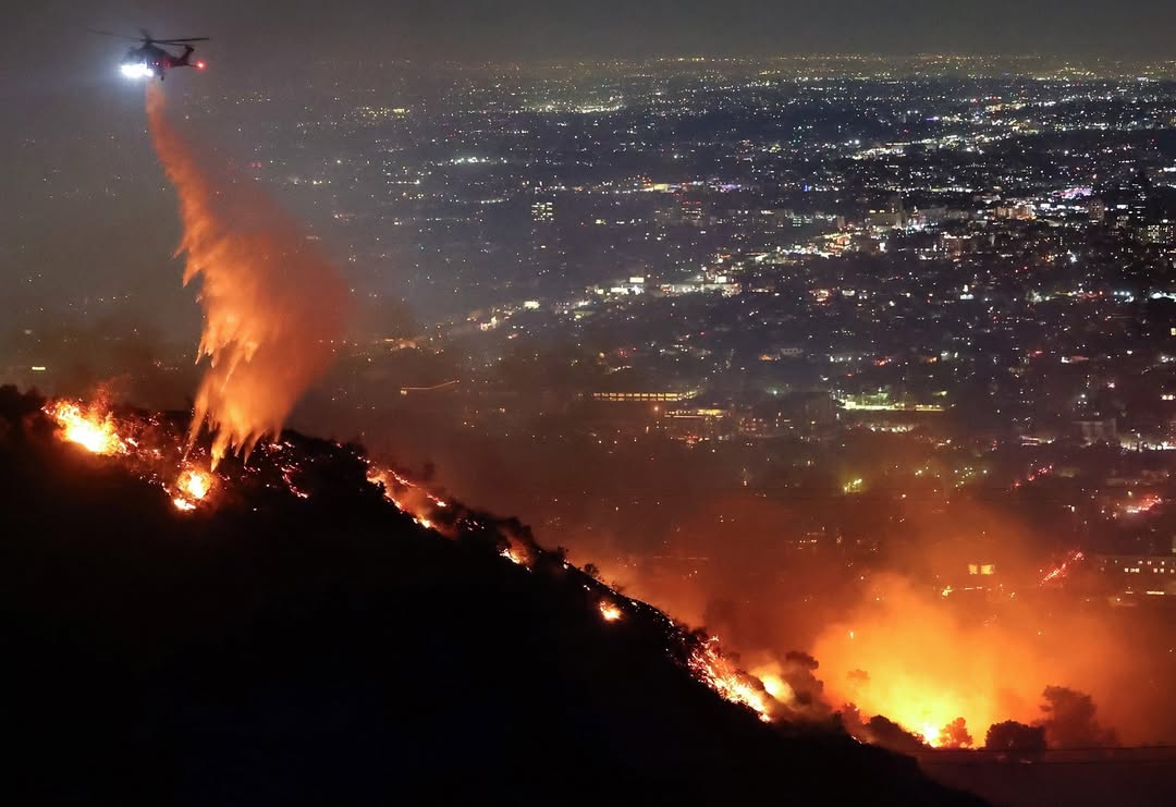 TrendCompass_'s tweet photo. WildfireRelief
🙏🔥
Sending thoughts and prayers to all affected by the fires in California. These flames may destroy, but they can never break the strength of this community. We are stronger together. #CaliforniaFire #StayStrong #LAWildfire https://t.co/CrAlBzPaMG