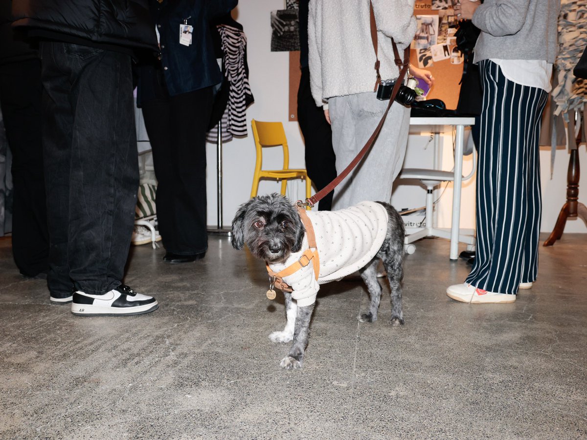 Re-Making of Fashion: A Manifesto for Change

A closer look at the workshops held in collaboration with underdogs of istanbul.

Explore more on vitruta.com/blogs/mag/yeni…

#vitruta #vitrutaforgood