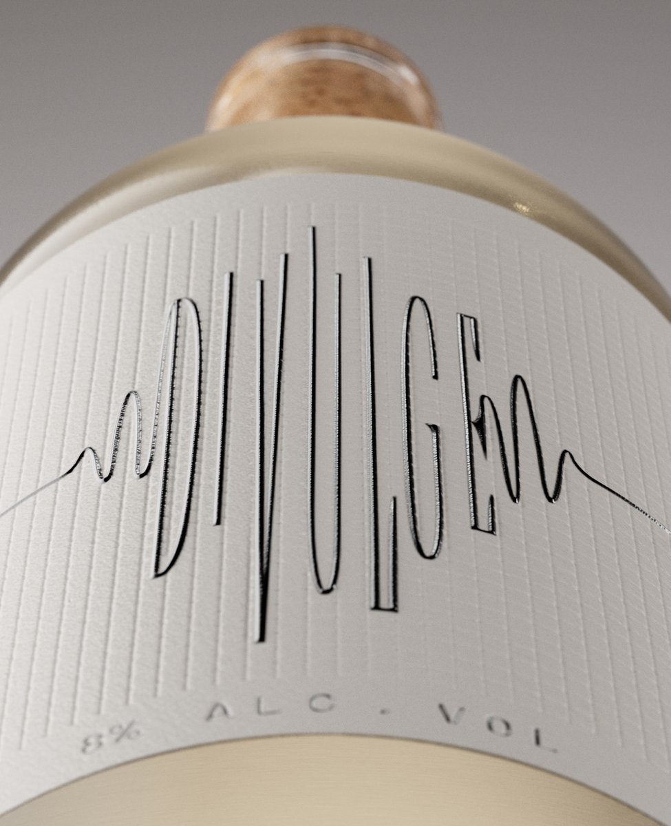 packagings's tweet image. Co-Partnership label concept for Divulge, inspired by the act of revelation, features a #polygraph motif where silver ink traces a heartbeat-like line that cleverly reveals the #wine&apos;s name when tilted. 

packagingoftheworld.com/2025/01/what-s…

#labeldesign