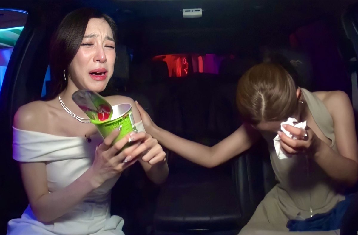 คอน 30 ปี

เอสป้าโคฟเอฟเอ้ก
เรดเวลเวทโคฟเกิร์ลเจน
เกิร์ลเจนโคฟไร