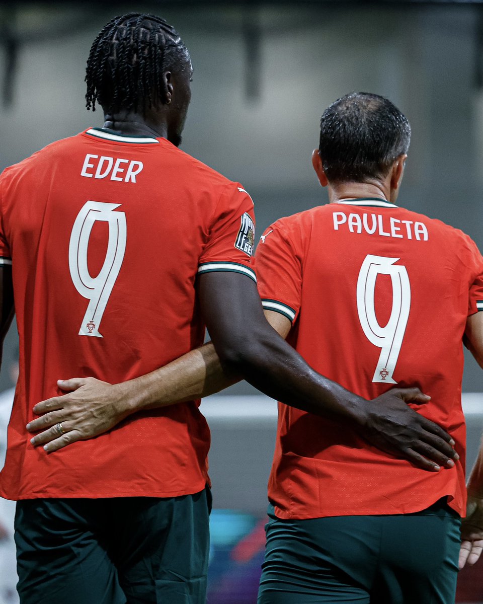 selecaoportugal's tweet photo. 9️⃣🫂9️⃣ 

#FazHistória | #PortugalLegends https://t.co/bXOxbpu57b