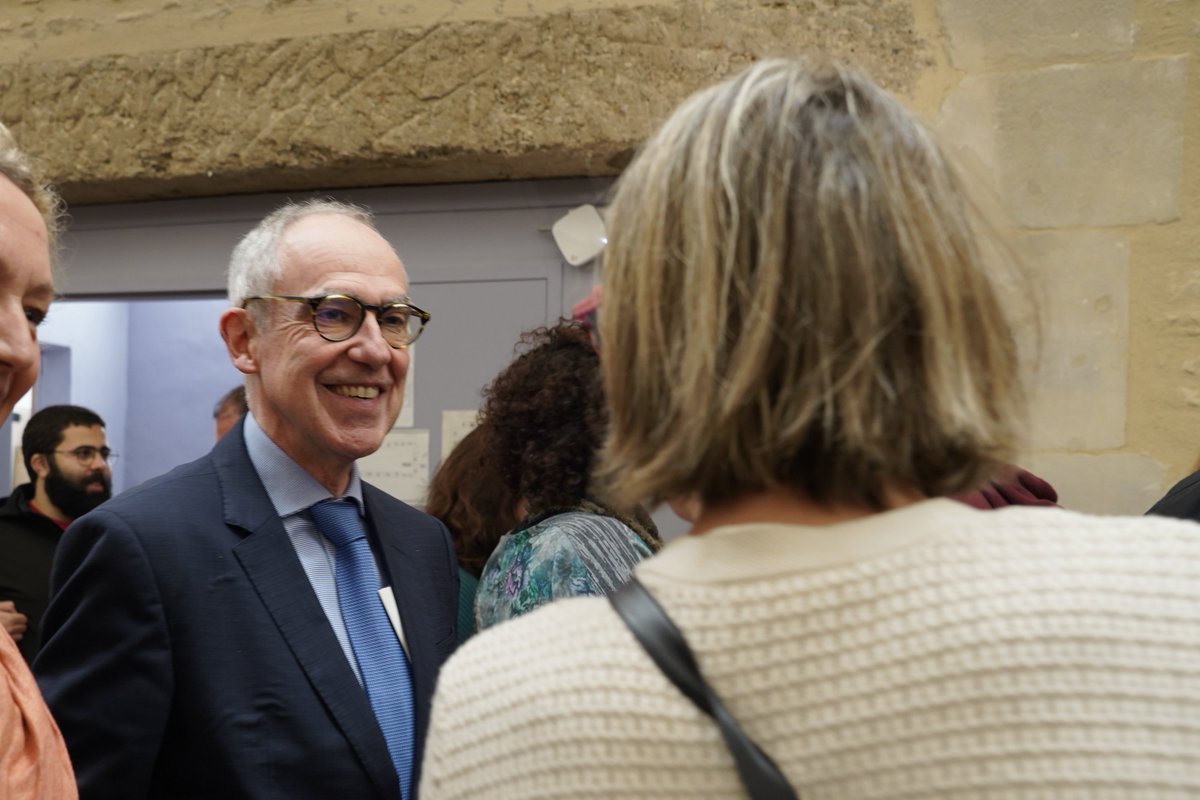 Académie de Poitiers (@acpoitiers) on Twitter photo Le recteur Frédéric Perissat présente ses traditionnels vœux aux personnels du rectorat et de la <a href="/DSDEN86/">DSDEN de la VIENNE</a>
#BonneAnnee2025
#Voeux2025 Le recteur Frédéric Perissat présente ses traditionnels vœux aux personnels du rectorat et de la <a href="/DSDEN86/">DSDEN de la VIENNE</a>
#BonneAnnee2025
#Voeux2025