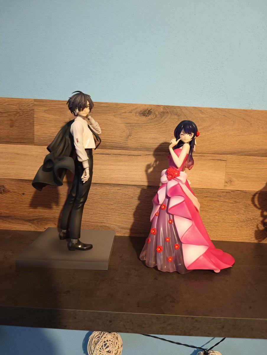 _noodle_god's tweet photo. Update:Ai arrived, my mom is already taking their "wedding pics" https://t.co/4y5CXg5Sp1