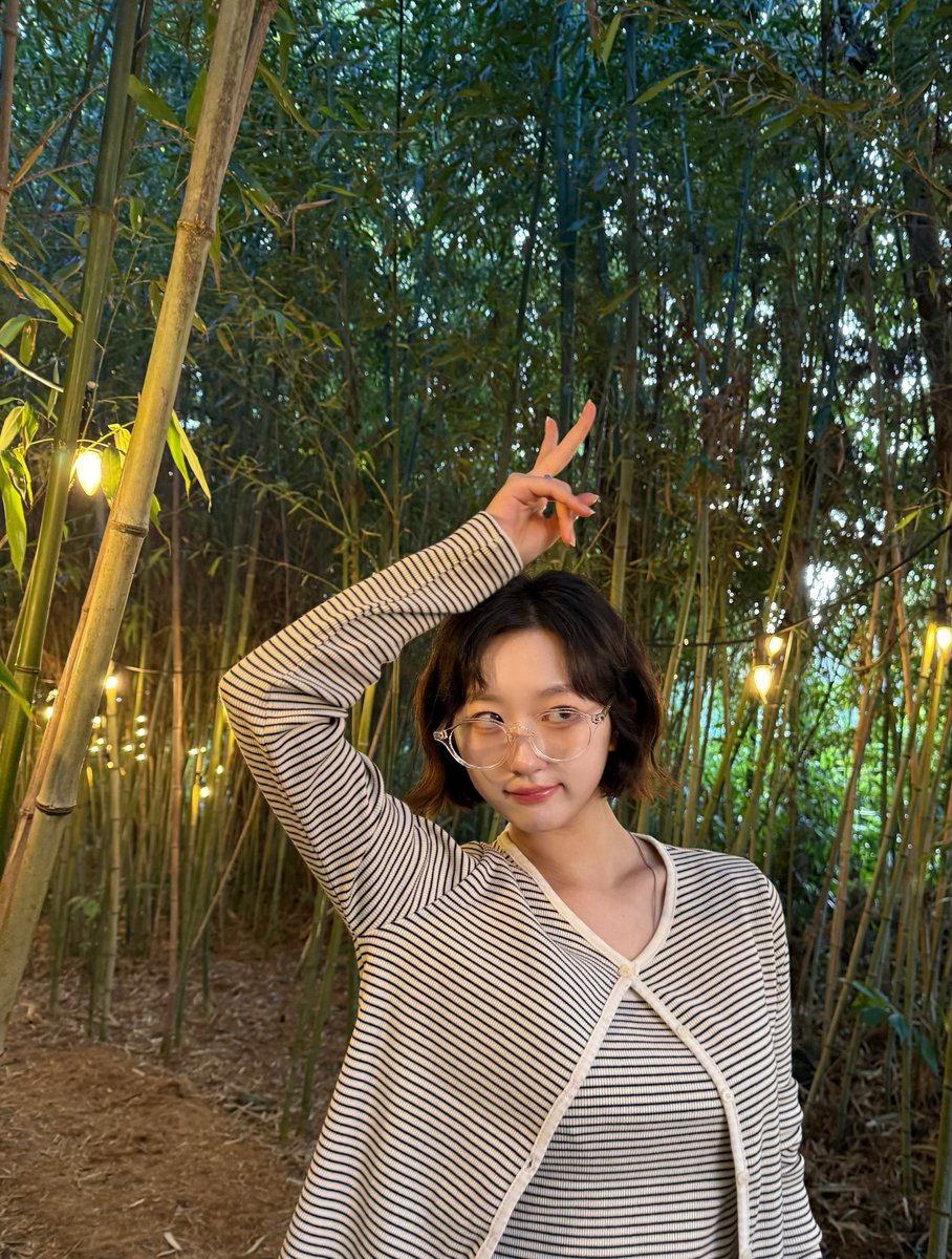 pastelgirl70538's tweet photo. 미로공원☘️🐱
여러분 미로 잘하시나욤?🧐
전 길을 참 못찾는편이라 미로 한번 들어가면
고생 꽤나 하고 나온답니다..😓😔
#pastelgirls #희빈 #Heebin #미로 #숲 https://t.co/lyJTt68Ang
