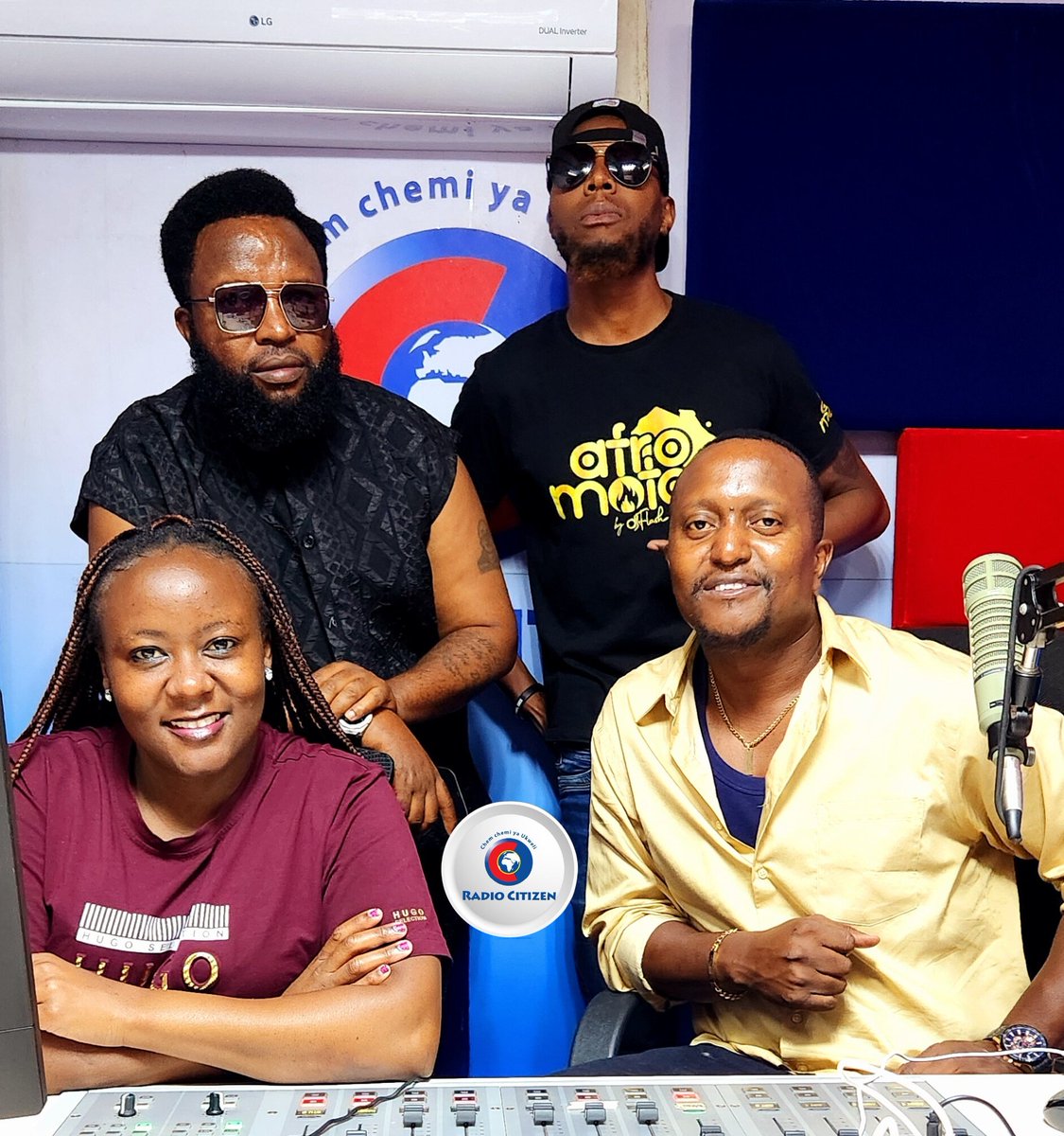 #MamboMseto is on air na leo tunachambua " The Kenyan Sound" Je, unadhani wasanii wetu wanafaa kufanya nini ili kuimarisha mziki wetu ? 
<a href="/mzaziwillytuva/">Mzazi Willy M. Tuva</a> <a href="/sellyamutabi/">Kadot</a> <a href="/djflashkenya/">DJ Flash Kenya</a> Don Tawamo

Listen Online :citizen.digital/radio/radio-ci…

#MamboMseto 
#RadioNumberOne