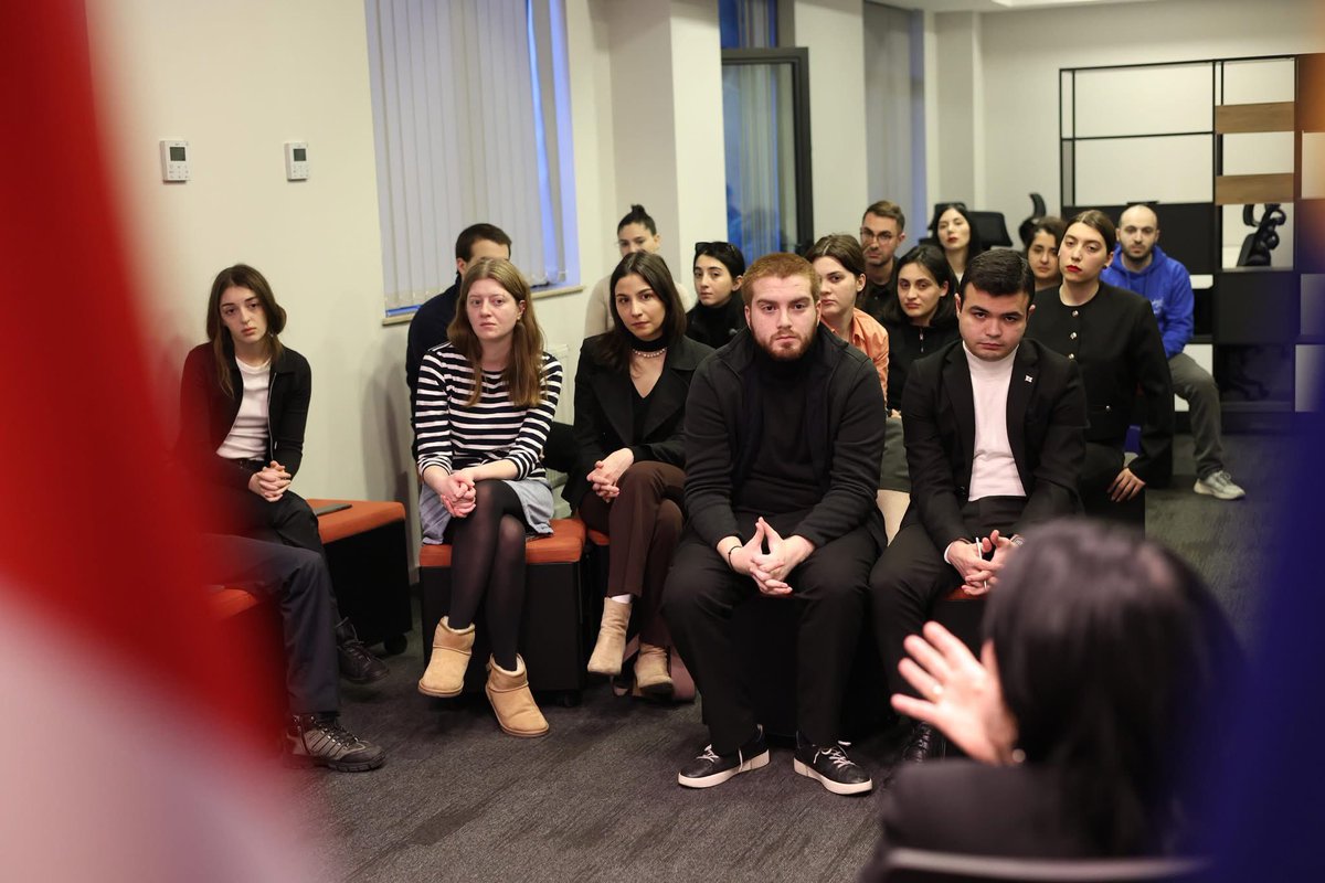 Zourabichvili_S's tweet image. I met with inspiring young people who tirelessly defend Georgia’s democracy and European future    #YouthForDemocracy