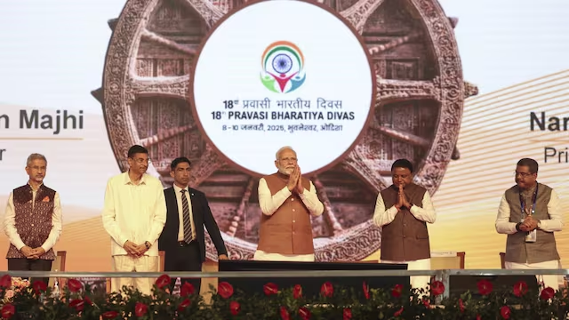 CNBCTV18News's tweet photo. PM @narendramodi inaugurates the 18th #PravasiBharatiyaDivas in Odisha, where he urged the Indian #Diaspora to help the Centre reach its #ViksitBharat2047 goals

How India can leverage the current global order and rise up to the China +1 opportunity? 

On #GlobalEye, catch @Parikshitl in conversation with @SenguptaIndro,(Co-Founder-CEO, Invesify Vietnam), @prabakaran_p115 (Malaysian MP), Hambyrajen Narsinghen (Junior Min in Mauritius) & Rahul Fotedar (Founder of Morrow Batteries in Norway) 

@IPR_Odisha @DrSJaishankar @MEAIndia   

Stay tuned to CNBC-TV18.