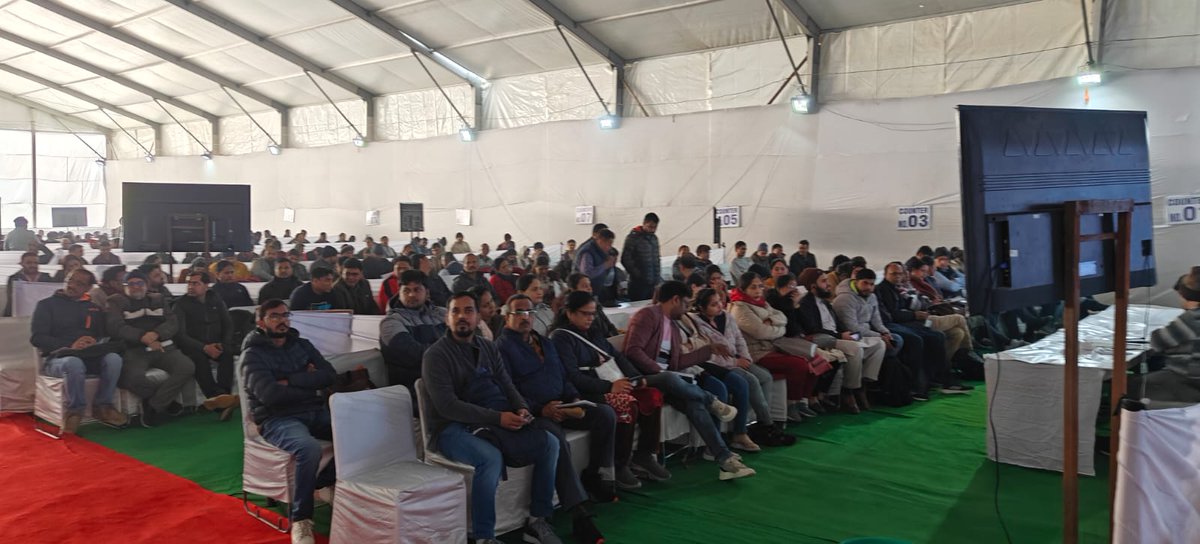 DMCentralDelhi's tweet photo. #DelhiElections2025! Day 3, 2nd Shift training of Polling Party underway at ITI Dheerpur, following the first randomization of District Central Daryaganj. #PollingParty #ElectionCommission https://t.co/TRFxtyxH4B