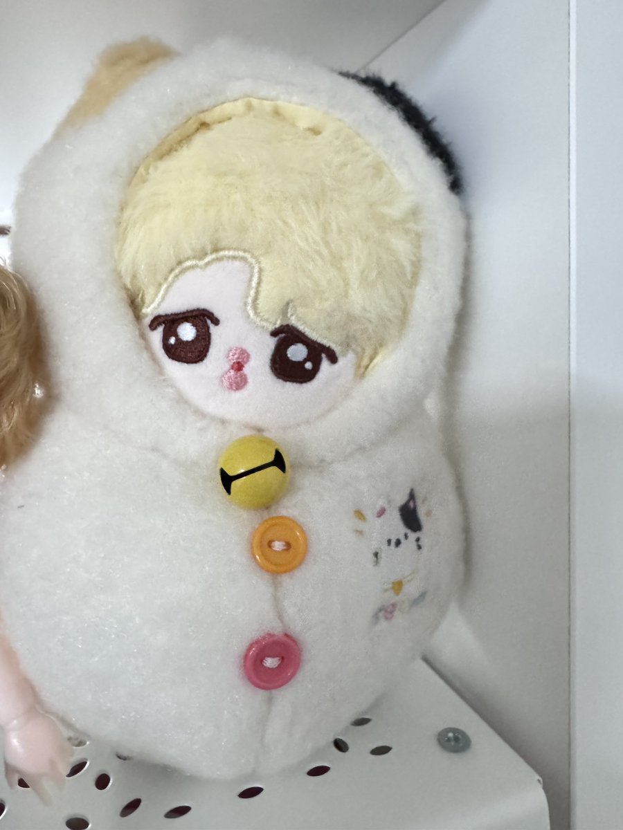 까꿍🥰 삼색고양이 오뚝이에
갇힌 세꽃찜이에용💕

늦은 후기🥲
리리님 감사해용(<a href="/ririskongal2/">🐥리리네콩알이들🐥</a>)