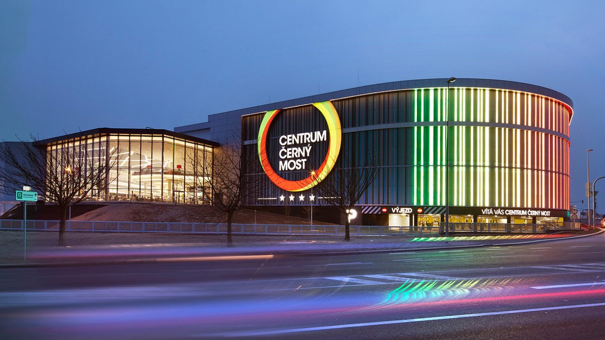 upvestcz's tweet photo. @upvestcz  ve spolupráci s investiční skupinou RSJ kupují skrze fond CCM SICAV od Unibail-Rodamco-Westfield 25% podíl v jednom z největších českých obchodních center, Centrum Černý Most. Celková expozice může být navýšena až na 49%.

#Upvest #RealEstate 

https://t.co/ThTQ26sdgH https://t.co/1BazTzL3Zp