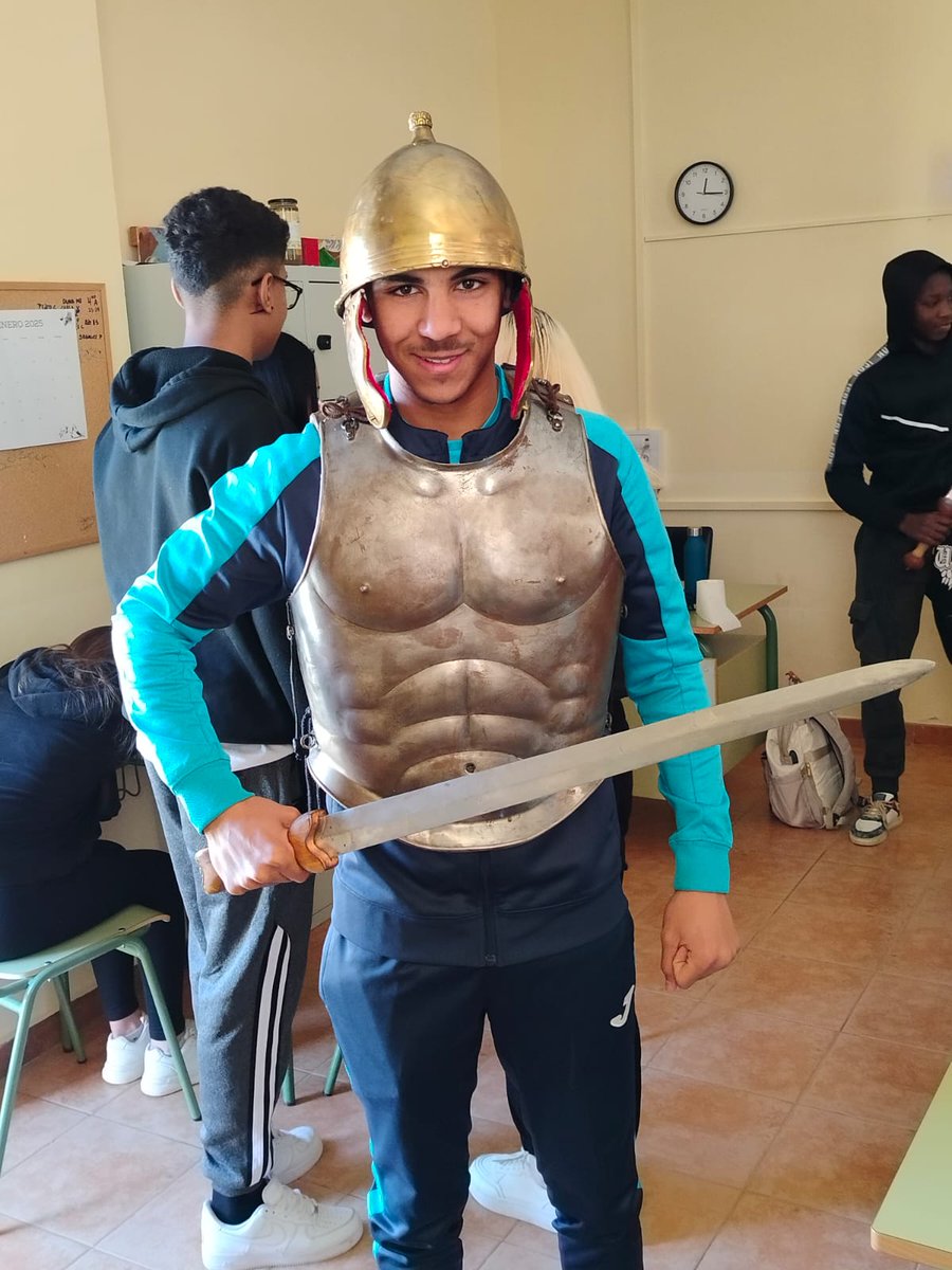 IES Reyes Católicos tweet media