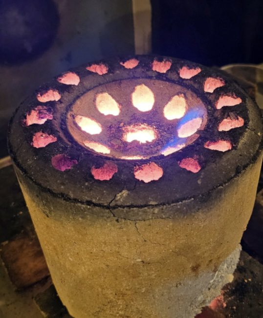 어떤이는 살려고 피우고
어떤이는 죽으려고 피우고
양쪽 다 서글프다.