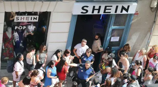 businessamfr's tweet image. Shein veut une cotation à Londres, mais l’introduction en bourse aux États-Unis est bloquée fr.businessam.be/shein-veut-une… #Shein #IntroductionEnBourse #BourseDeLondres #Investissement #ModeRapide