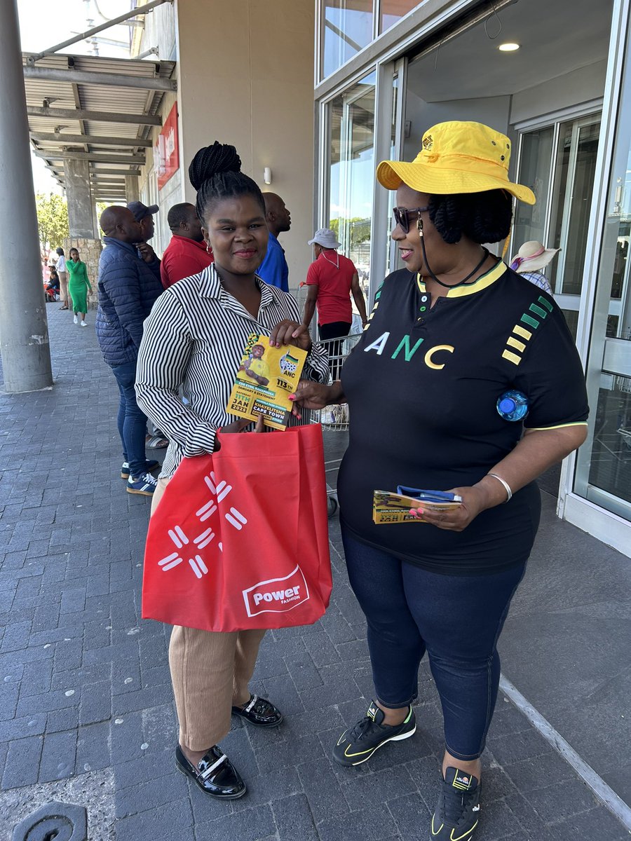 ANCParliament's tweet photo. ANC NEC Member, Cde Lungi Mnganga-Gcabashe, leads a blitz at Gugulethu Square as part of the build-up to the ANC 113th anniversary where ANC President, Cde Cyril Ramaphosa will deliver the January 8 statement on Saturday, 11 January 2025.  

#ANC113
#ANCJan08
#ANCJan08statement https://t.co/ceot1kaE9J