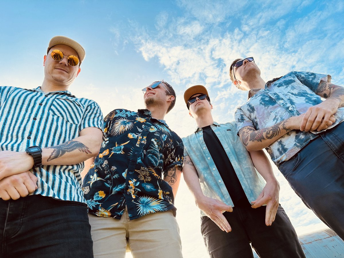 Video van de Week: Ljouwert punkrockers #FloridaMen zetten een café op stelten in vette nieuwe clip! Start je vrijmibo vroeg met Dive Bar: wp.me/p6xalX-gIA