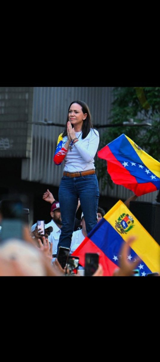 Ella es tan grande como tú miedo,  maldito Maduro!