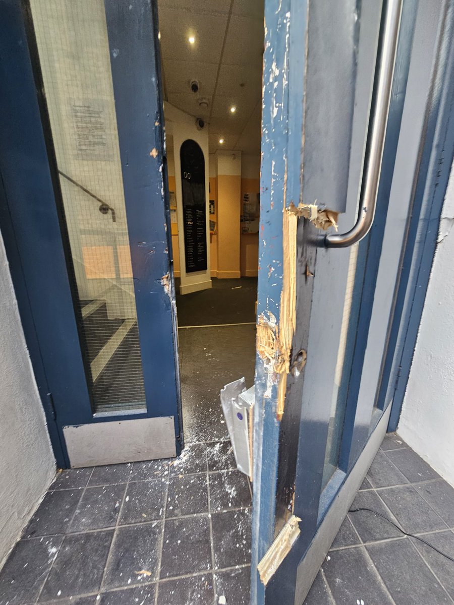 UVW's office has been targeted in a break-in!

Overnight, laptops, essential equipment and other valuables worth several thousands of pounds were stolen, disrupting critical support for low-paid, migrant and precarious workers.

This won’t stop our fight for justice. ✊🏽