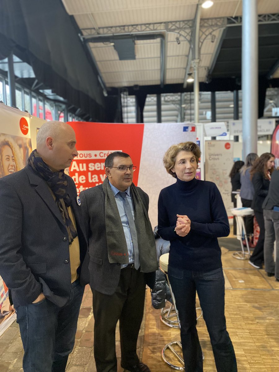 Vous avez des questions sur votre rentrée universitaire ? Les équipes du <a href="/CrousParis/">Crous de Paris</a> , <a href="/CrousVersailles/">Crous de Versailles</a> et <a href="/CROUS_Creteil/">Crous de Créteil</a> sont présents pour vous expliquer les missions du Crous. RDV au <a href="/Salon_Postbac/">Salon Postbac</a>, à la grande halle de la Villette !