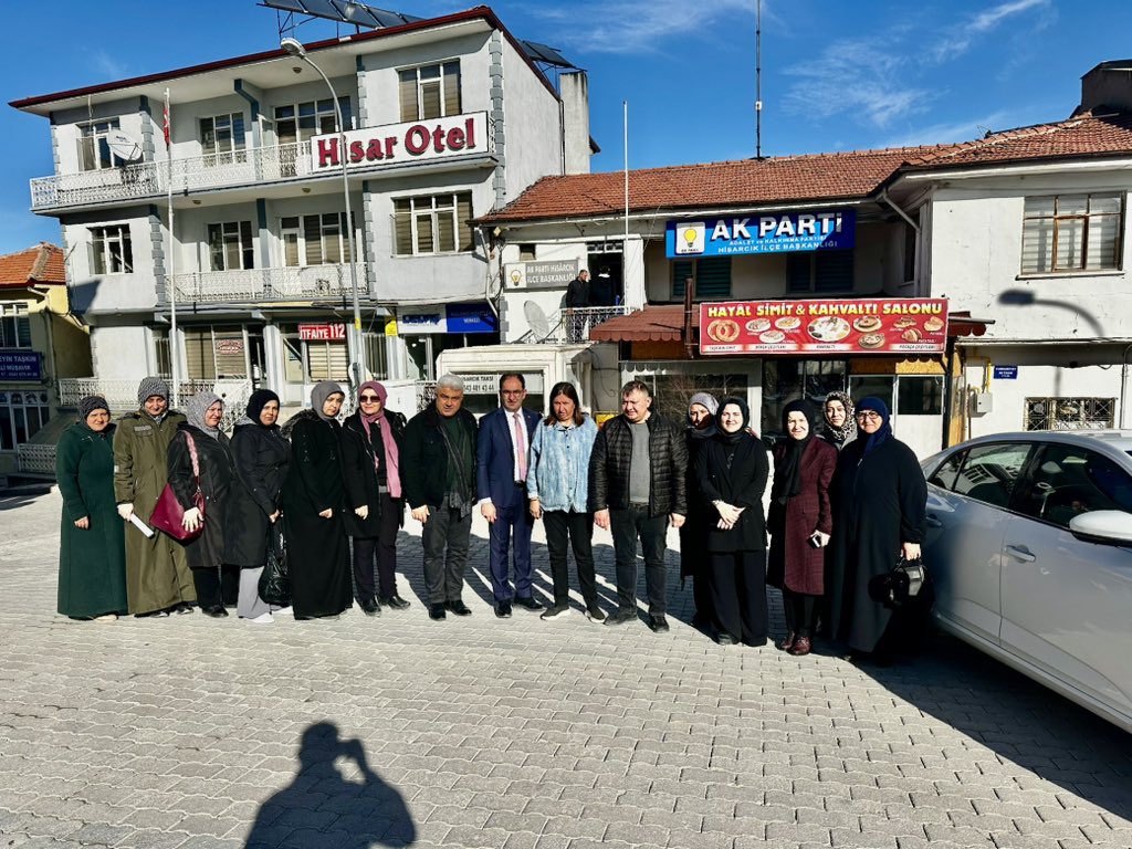 SemihaEkinci58's tweet photo. KÜTAHYA-HISARCIK 
11 Ocak 2025 günü gerçekleştirilecek olan Kütahya 8. Olağan kongremiz için Hisarcık teşkilatımız ile yapılan çalışmaları istişare ettik. İlçe Başkanımız Abdullah Akbulut ve ekibine başarılar dilerim. https://t.co/EQcEaJd3wA