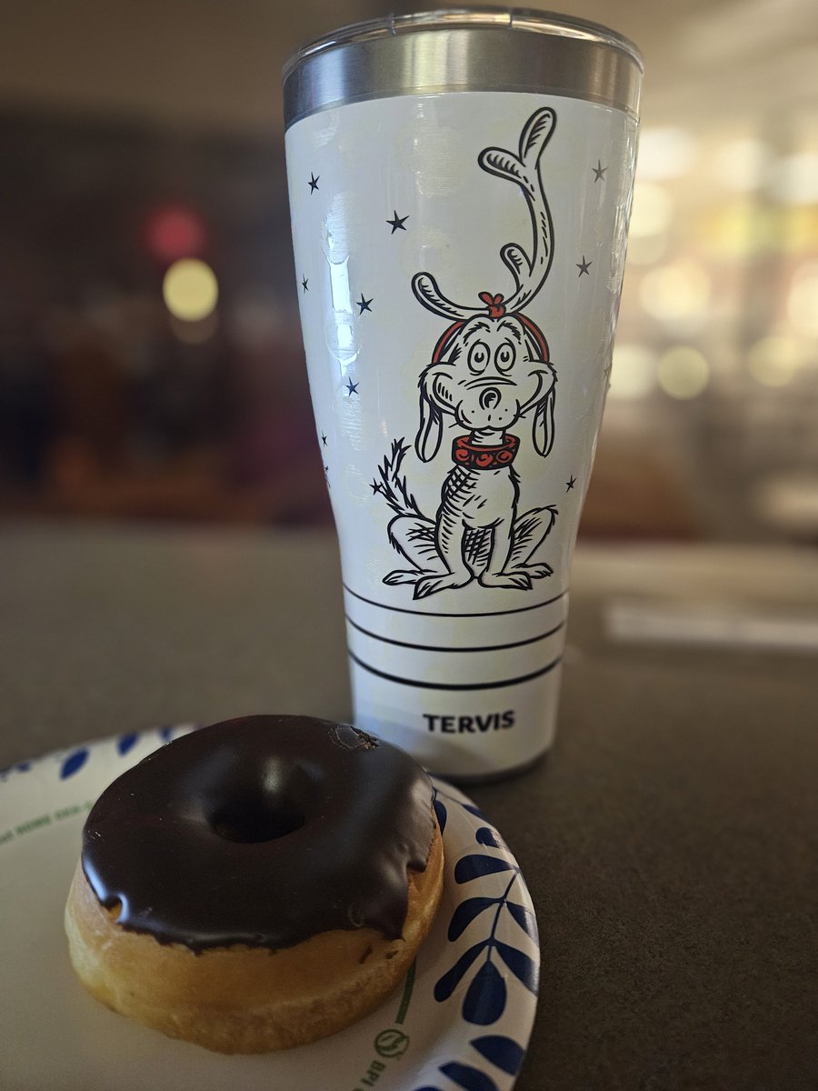 Hot chocolate/coffee and donuts are great start to this chilly morning.  Thank you parents!