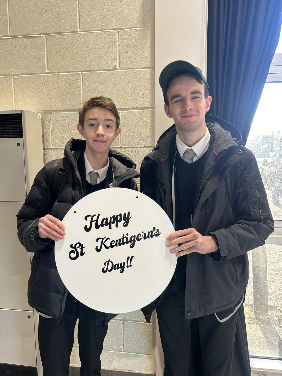 misswright_art (@misswright_art) on Twitter photo My fantastic House Captains! Proudly wearing green for St.Kentigern day πβοΈβ
<a href="/StThomasAqSec/">St Thomas Aquinas</a> <a href="/kentigern_st/">St Kentigern House STA</a> My fantastic House Captains! Proudly wearing green for St.Kentigern day πβοΈβ
<a href="/StThomasAqSec/">St Thomas Aquinas</a> <a href="/kentigern_st/">St Kentigern House STA</a>