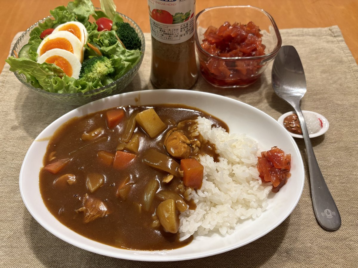 喉が痛くて食べられなかった時、何が食べたかったって カレーライスが食べたかったです🍛

やっと食べられた😋