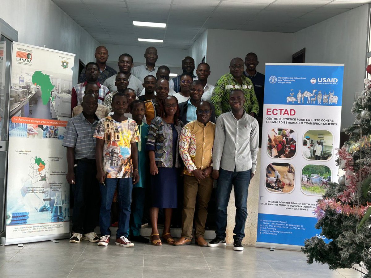 FAOCotedIvoire's tweet photo. Les personnels des laboratoires vétérinaires renforcent leurs capacités en Biosécurité/ Biosureté et gestion des déchets de laboratoire. Un atelier de formation interne a été organisé  au laboratoire central vétérinaire de Bingerville avec l'appui de la @FAO  et de  l'#USAID. https://t.co/WB3RcN0wpJ