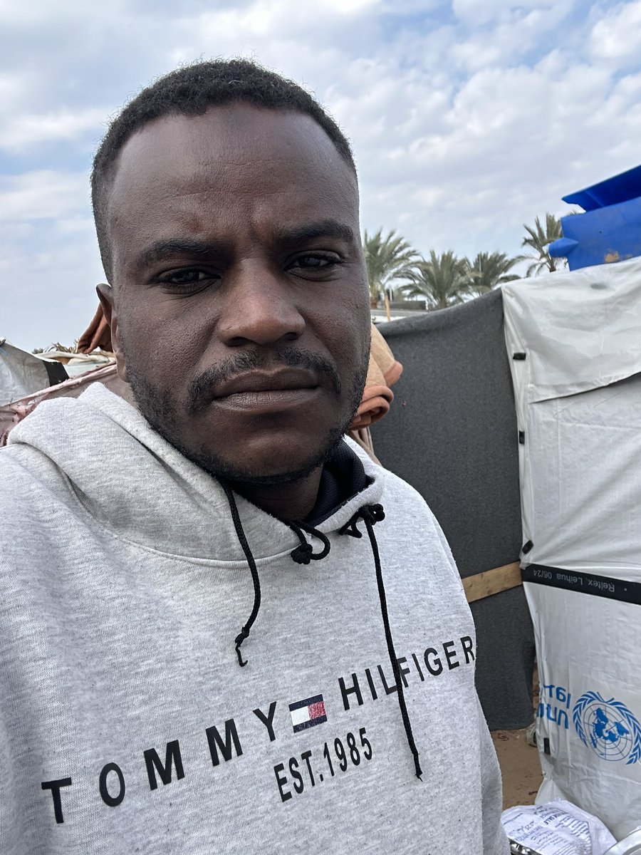 MuslehMay43064's tweet image. PLEASE DON'T SKIP ME :((
🥺

We die of hunger every day 

Pray for me

gofund.me/eced57ae