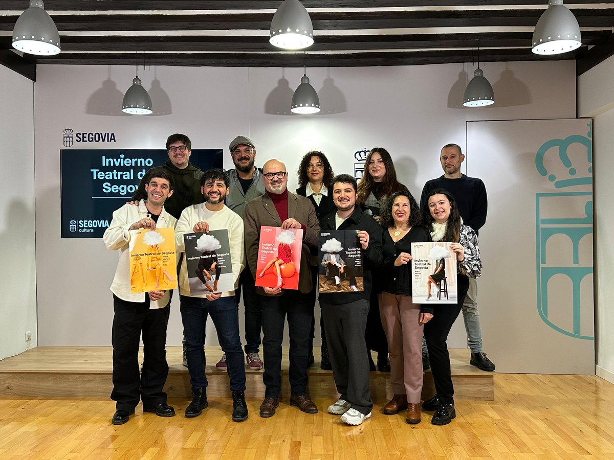 Hoy, el equipazo de ‘#YoSostenido. Sonata para juguete roto’ ha presentado en #Segovia el Invierno Teatral junto al concejal de #Cultura de <a href="/segovia_es/">Ayuntamiento de Segovia</a>
➡️ El 22FEB, Víctor Elías rebelará todo lo que pasaba en su vida mientras grababa ‘Los Serrano’, y Fran Perea dirige esta obra