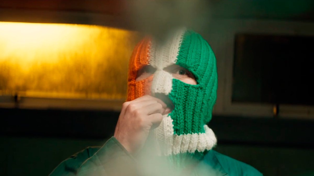 FilminCAT's tweet photo. Si et va emocionar "Trainspotting", espera a veure "Kneecap".

Un grup de rap salvatge i anàrquic que ho posa tot de cap per avall per salvar l’irlandès. Finalista als Oscars a Millor Pel·lícula Internacional i Millor Cançó, avui l’estrenem a FilminCAT🇮🇪 https://t.co/4TXdXtuere