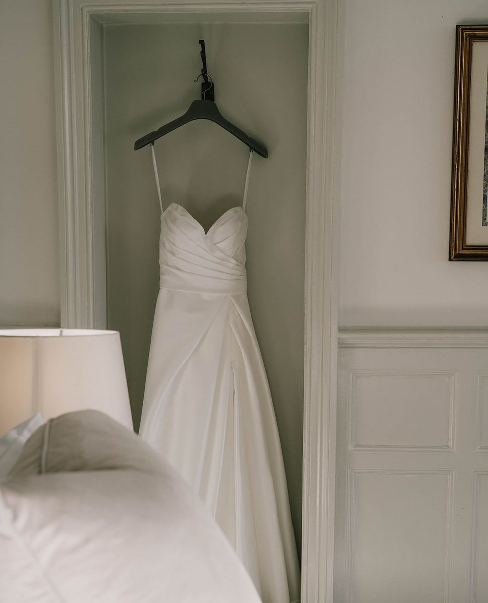 Your picture perfect wedding dress ready ✨

📸 @littleposyphotography

We can’t wait to show you Highley Manor! Send us a message or email us at weddings@highleymanor.co.uk to book your tour. We’re excited to hear from you and start planning your dream wedding! 
. . .
