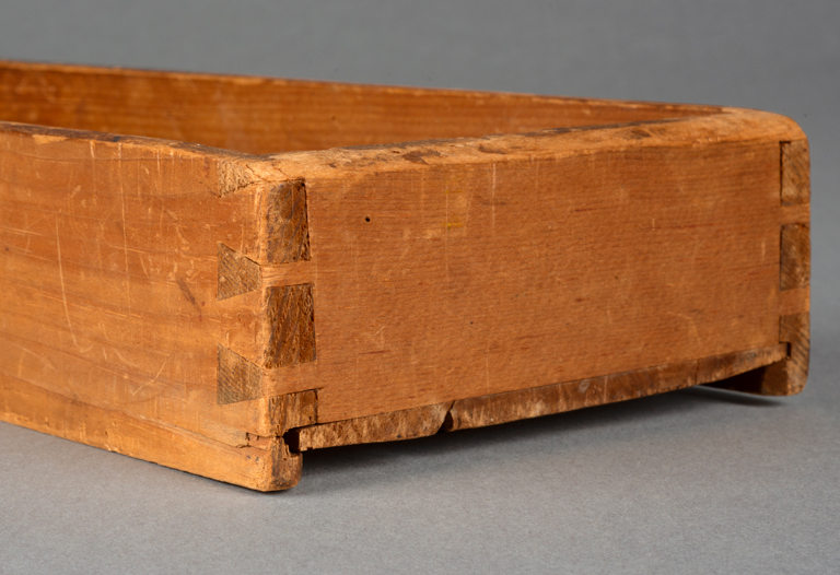 Happy #FurnitureFriday! This Shaker three-drawer table was made by cabinetmaker Abner Allen of the Enfield, CT, Shaker community. The table’s form and construction embraces the Shaker tenants of simplicity and honesty.